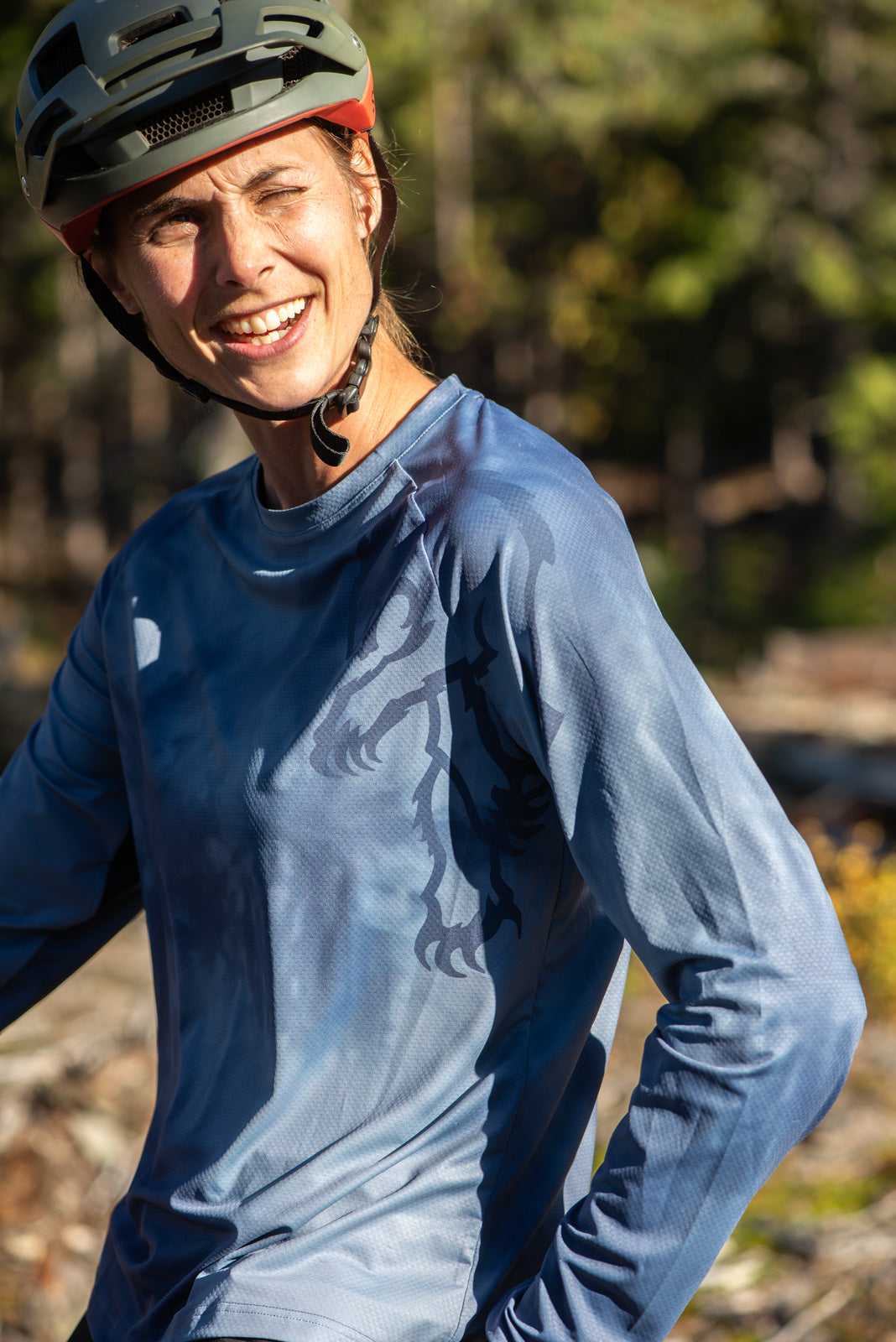 Camiseta Dominion para mujer